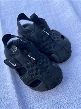 Nike Toddler Black Kids Waterproof Sporty Closed-Toe Sandals Size 4